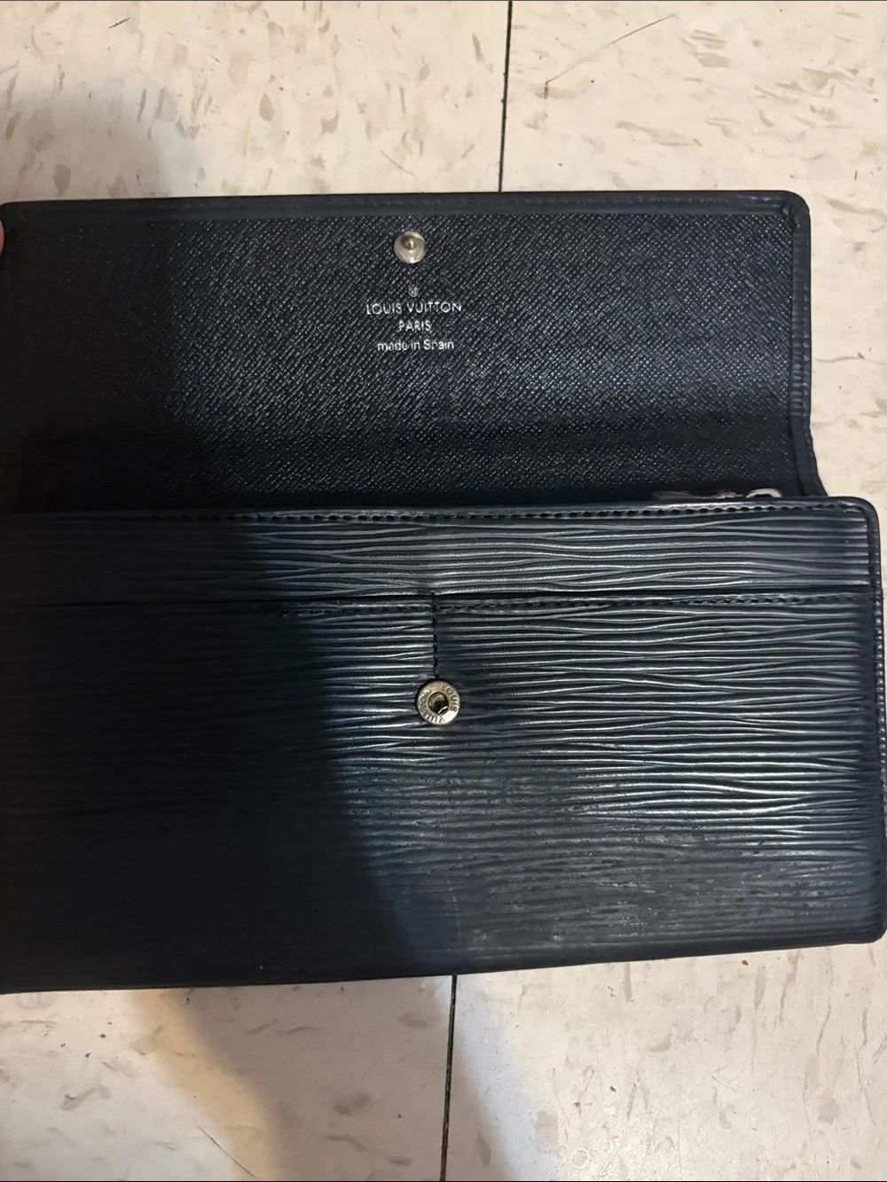 Auth Louis Vuitton Epi Black Leather Wallet